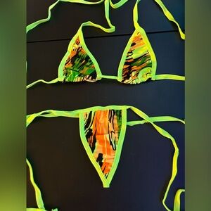 NWOT Sexy Skimpy Starwear Micro Tri-Top G-String Bottom Tropical Print Bikini